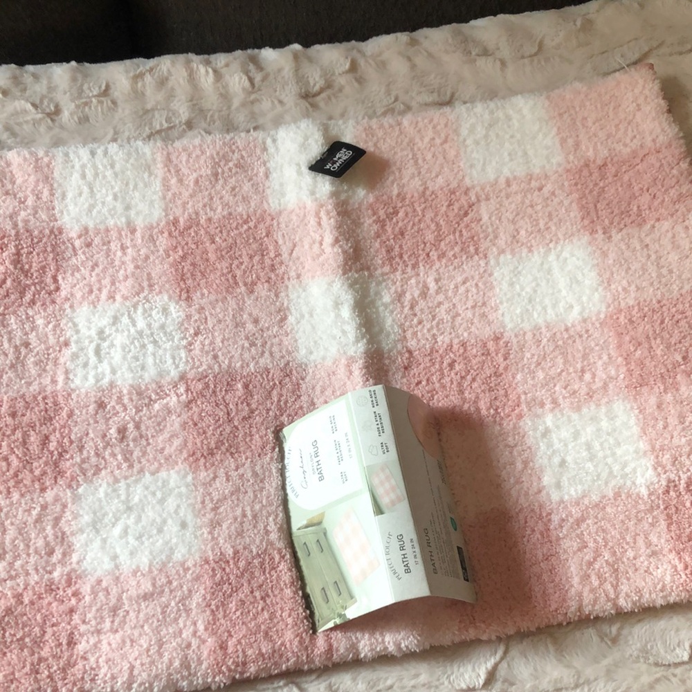 Pink & White Checkered Plush Bath Rug Mat